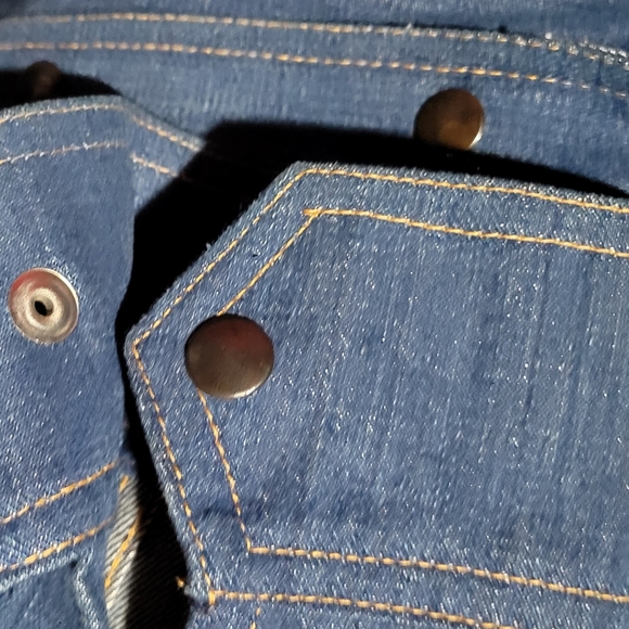 Vintage denim jacket - Picture 2 of 3